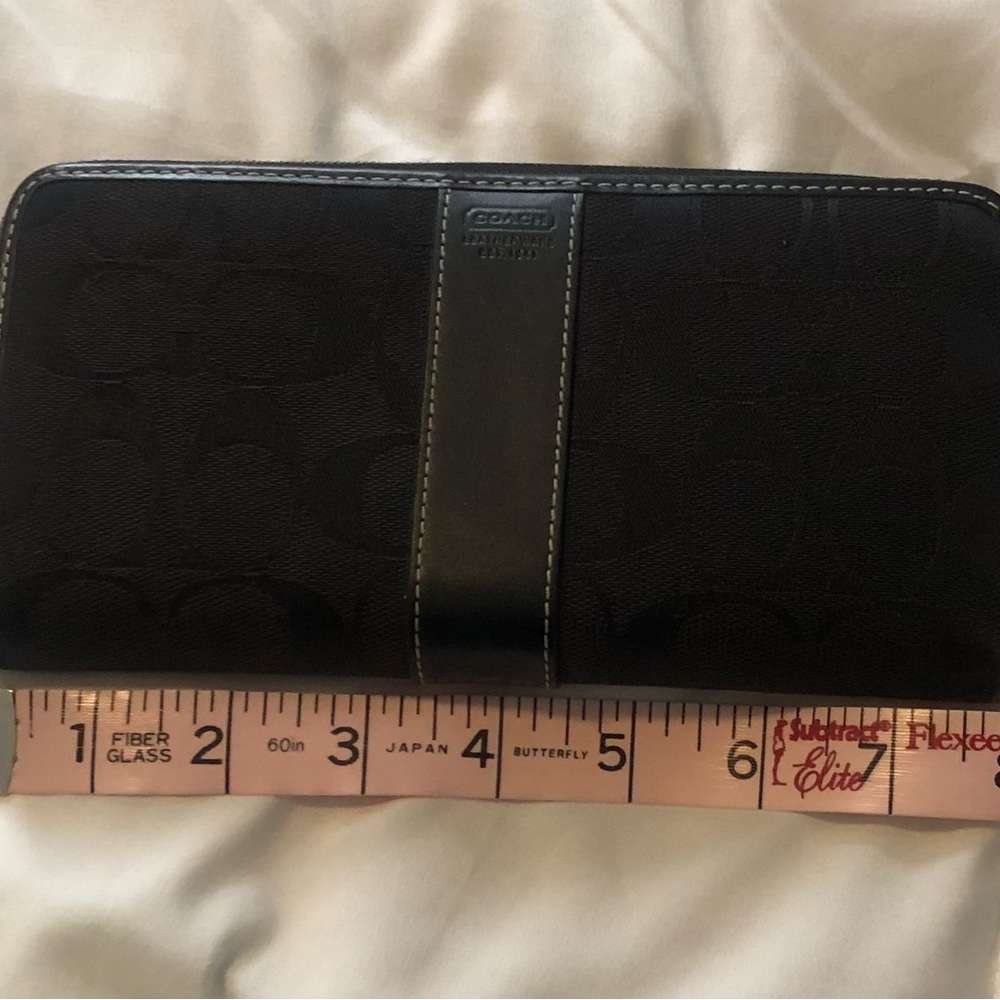 Coach wallet in EUC